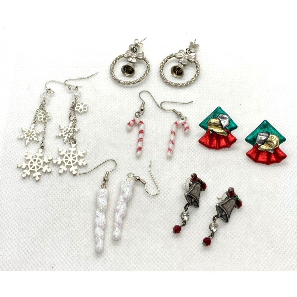 Lot Of 5 Pairs Christmas Earrings Avon Wreath Snowflake Candy Cane Bells Holiday